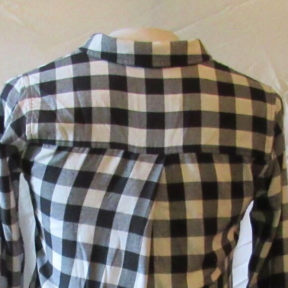 Marmot Black & White Lightweight Flannel with Side Pockets Size Medium EUC - Picture 3 of 9